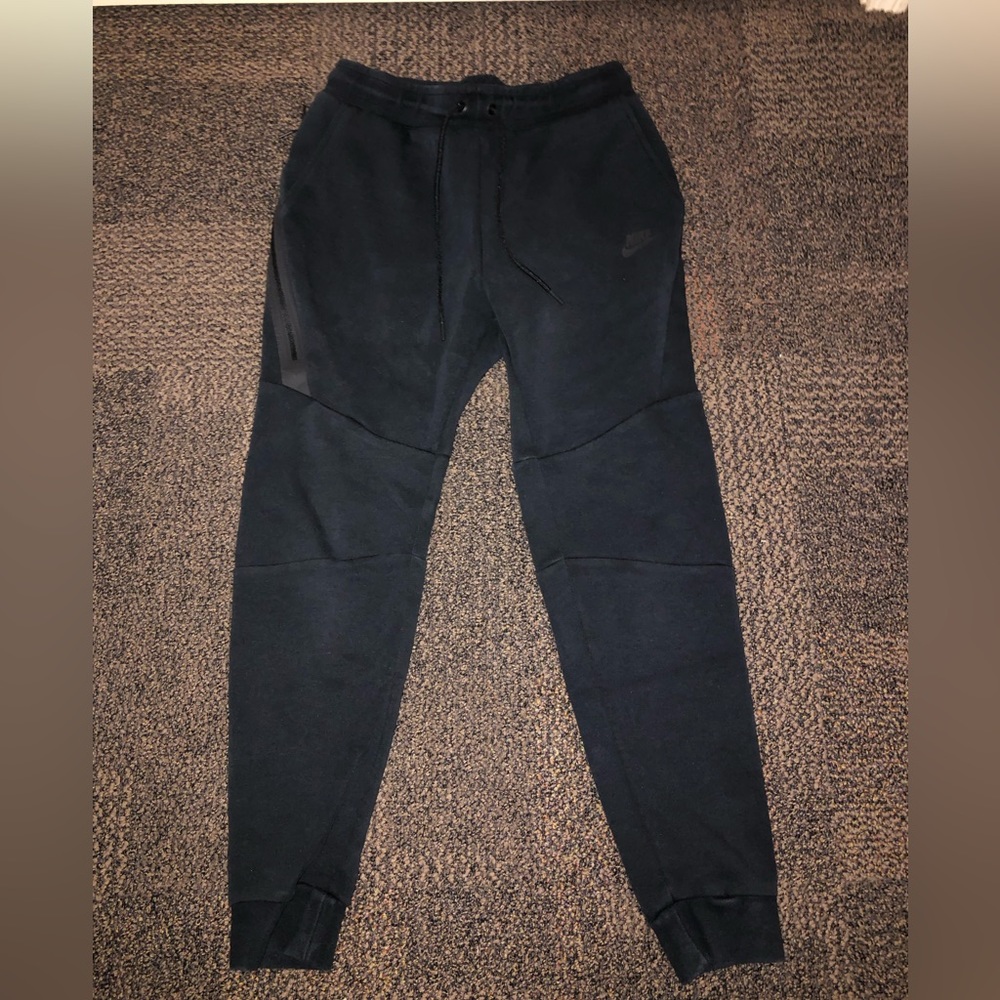 Nike men’s black sweatpants